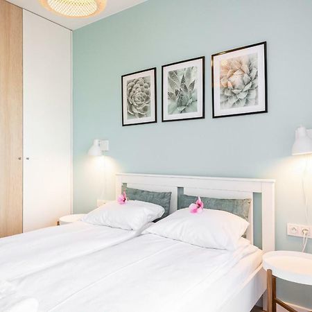 Apartment Walonska With Free Parking Wroclaw By Noclegi Renters Exteriér fotografie