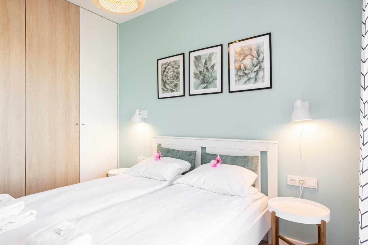 Apartment Walonska With Free Parking Wroclaw By Noclegi Renters Exteriér fotografie