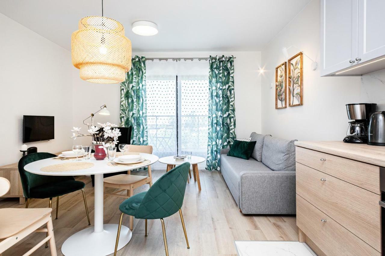 Apartment Walonska With Free Parking Wroclaw By Noclegi Renters Exteriér fotografie